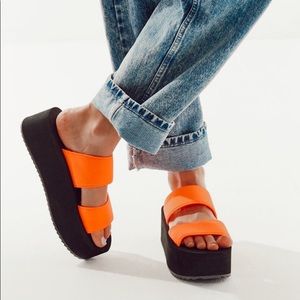 NWT UO Ava Platforms